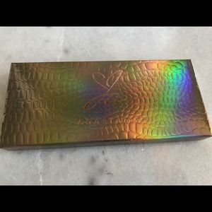 Eyeshadow palette Jackie Aina